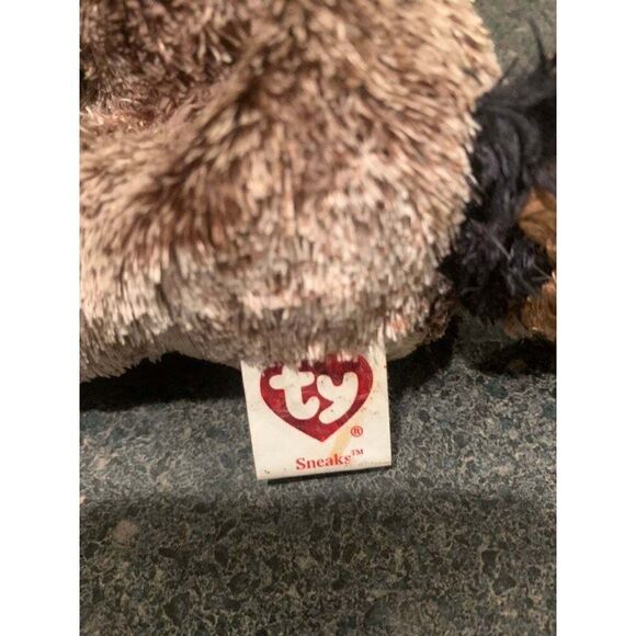 Ty Beanie Babies  Sneaks Raccoon - Picture 6 of 7